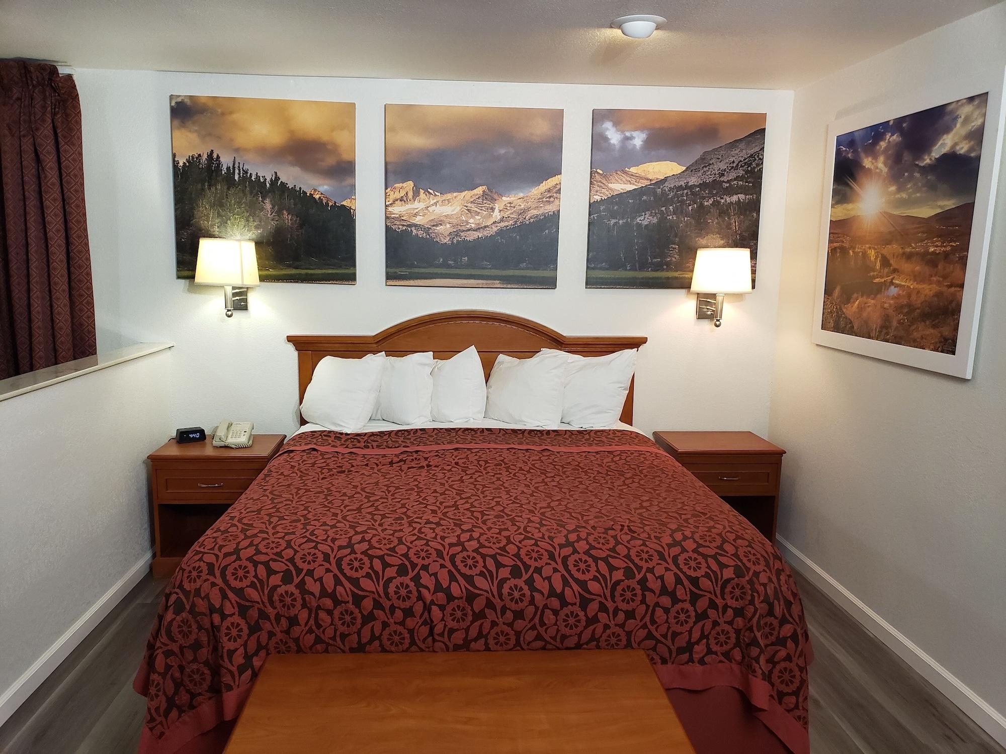 Days Inn By Wyndham Bishop Bagian luar foto