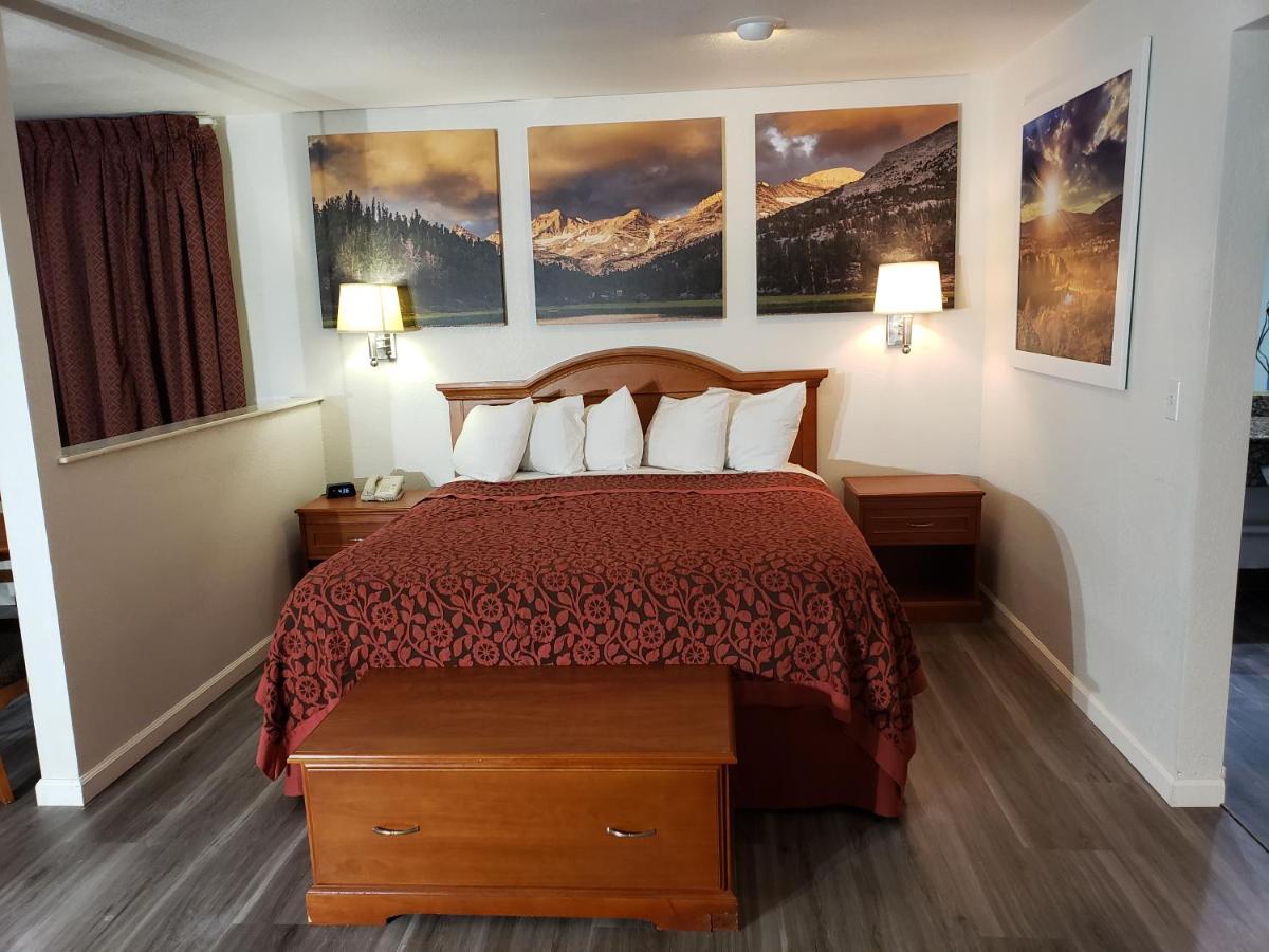 Days Inn By Wyndham Bishop Bagian luar foto